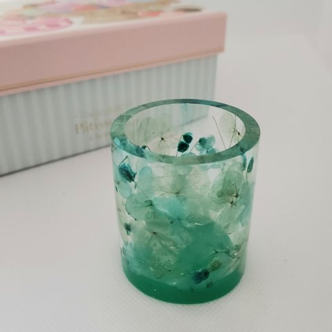 💠レジン・お花の小物入れ・つまようじ入れ💠底パステルグリーン(濃いめ)タイプ