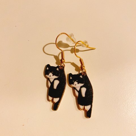 黒猫ピアス