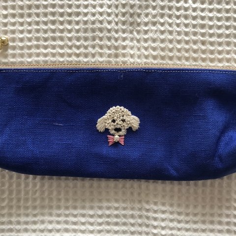 刺繍のファスナーペンケース☆トイプードル