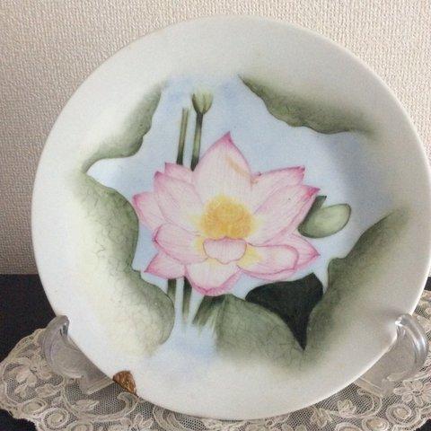 睡蓮の花の絵皿