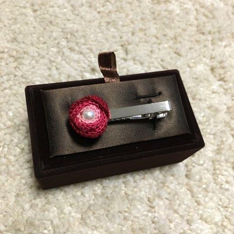 three color rose mini tie-pin