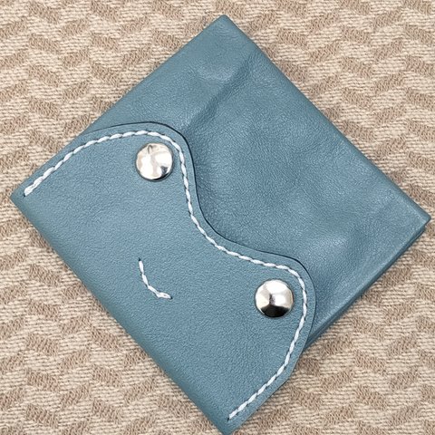 本革　極薄!!内縫い仕立ての究極の財布　かわいい「ケロル」緑青