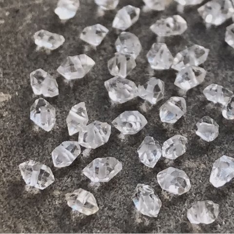 10個 ハーキマーダイヤモンド SSサイズ 極小 ラフロック ダブルポイント クリスタル 水晶 原石  穴あり 天然石 素材 パーツ 素材 ビーズ 粒売り