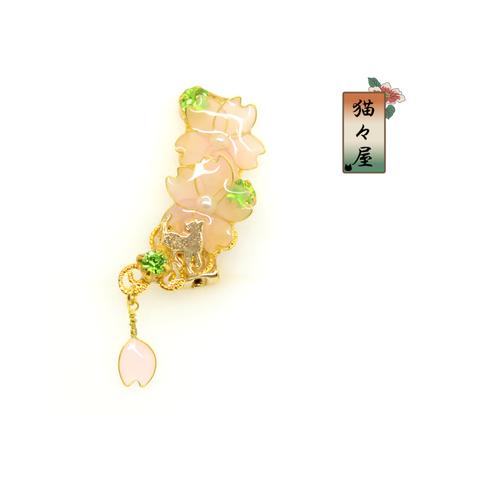 【sale】満開の桜と猫のイヤーカフ