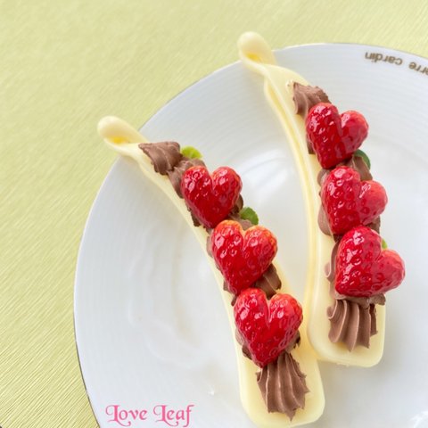 ハートいちごチョコホイップのバナナクリップ