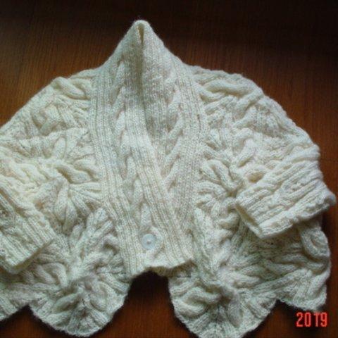 ☆彡生成色の極太毛糸のペンタゴンのアラン編み袖付きボレロ（L ～LLsize）