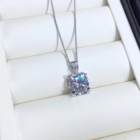 オーダーメイド 鑑別書付き ネックレス  k18 ゴールド 1.5ct モアサナイト 高品質