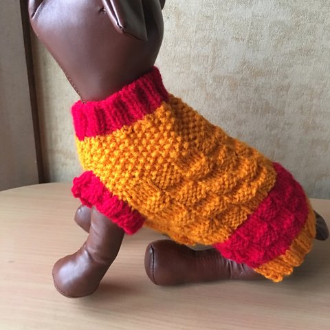 もこもこオレンジ赤犬のセーター