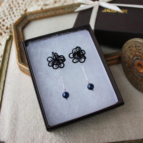 【 糸のbouquet 】 Ricca mini bouquet { black × silver } イヤリング(ピアス)