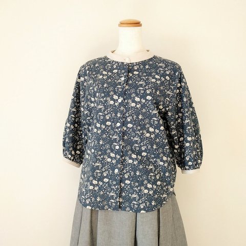 Botanical flower blouse ネイビー Ｍ～Ｌサイズ