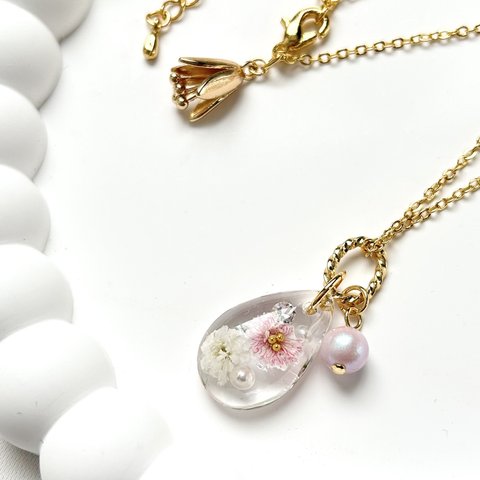 【優しいピンクのかすみ草のネックレス】 レジン　ネックレス　かすみ草　ドライフラワー　大人可愛い　レジンアクセサリー