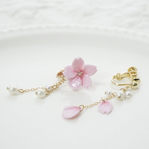 花びら揺れる♪桜のイヤリング
