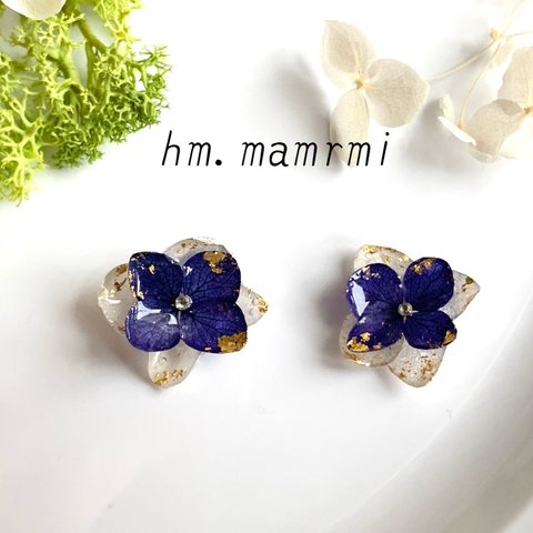 紫陽花金箔ピアス/White Blue