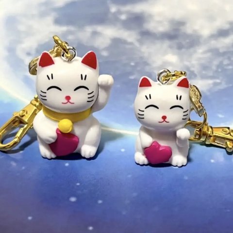 おすすめ❤︎【送料無料】♡ ハート❤︎招き猫ちゃん 立体チャーム キーホルダー 大小 2個セット♡可愛い❤︎