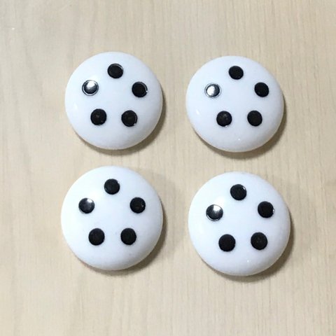 VINTAGE WHITE BLACK DOT DESIGN ROUND CABOCHON