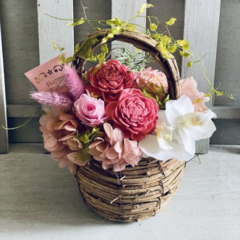 まだ間に合う母の日ギフト‼️幸せの胡蝶蘭とバラのバスケットアレンジ　ピンク　開店祝い　結婚祝い　プリザーブドフラワー　送別祝い　新築祝い　退職祝い　母の日　母の日　