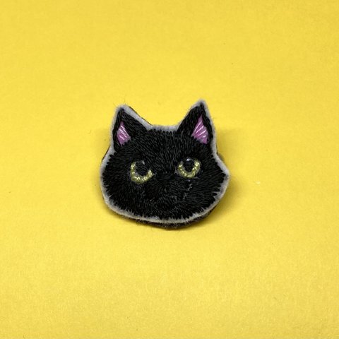 うちの子ブローチ　黒猫プチ猫