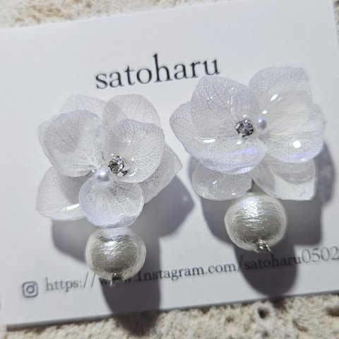 コットンパールとホワイト紫陽花ピアス