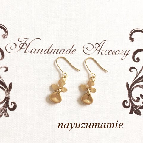 ‡‡マットゴールドflower&チェコ花びら‡‡ピアス【608】