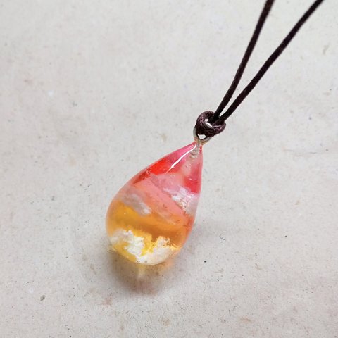 【空雫 ／夕焼け】　雲レジン　ネックレス　ペンダント　アクセサリー