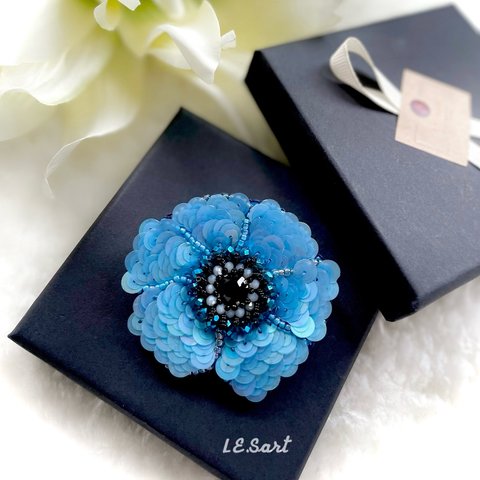 ブルーアネモネ✳︎お花ビーズ刺繍ブローチ