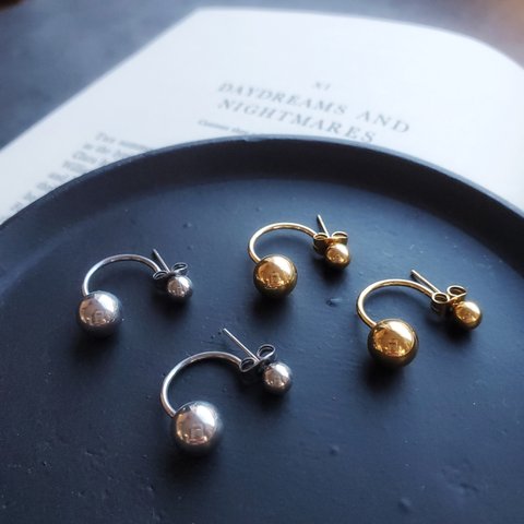two of us　ピアス　GOLD　SILVER　ステンレス