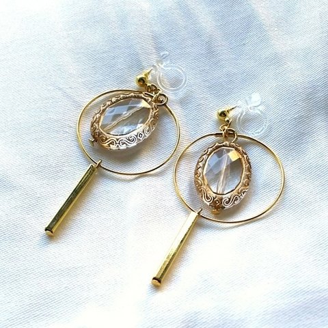 【Earrings】透明ガラス風goldヴィンテージ