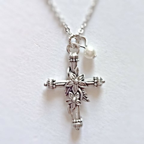 【花の絡まる十字架　のネックレス】クロス　シルバー　キリスト　イエス
