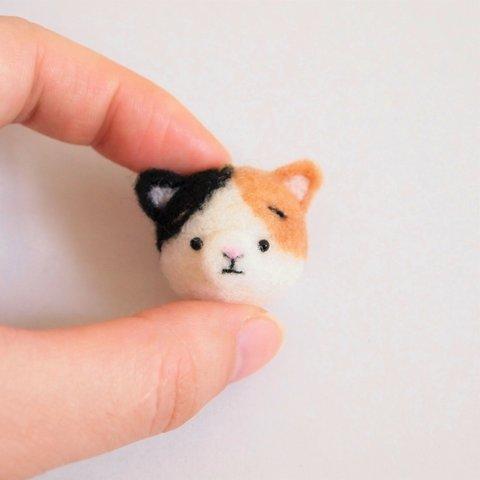 【受注製作】まゆ三毛猫(みけねこ)　携帯クリーナーストラップ　ニードルフェルト