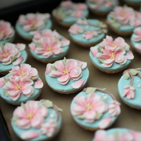 (風呂敷ラッピング)ミントチョコ桜クッキー（あんこ）　卒業式 入学式　　桜の贈り物、フラワークッキー、食べられるお花！あんこのお花！7個入り