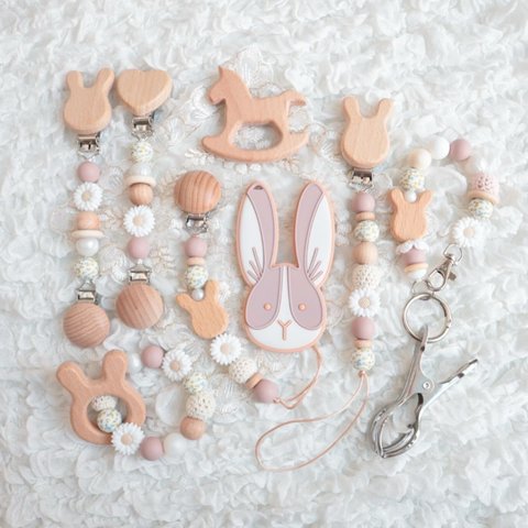 予約販売🌼発送4/6-12予定　　Rabbit×小花柄♡トイホルダー　歯固めホルダー　マルチクリップ　ブランケットクリップ　シューズクリップ　出産祝い