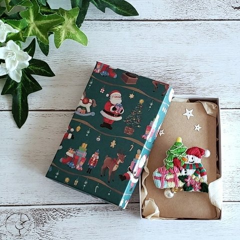 クリスマス　雪だるまの刺繍ブローチ②