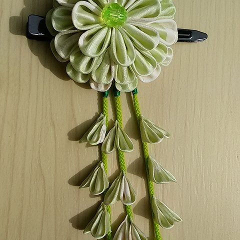 やさしい色の玉菊クリップ(さがり飾り付き)