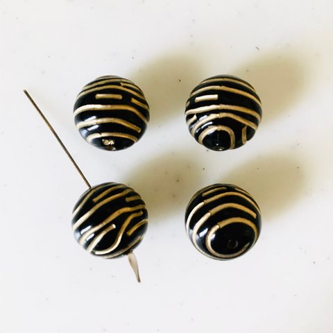 Black Gold Swirl Etched 16mm Beads