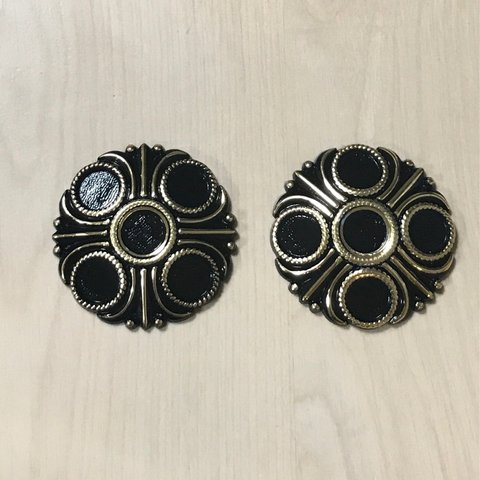 VINTAGE BLACK GOLD ROUND BIG DESIGN CABOCHONS