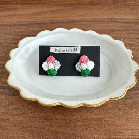 刺繍ピアス【カラフル】