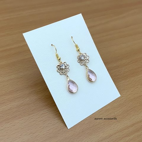 flower pierced earrings　透かしフラワー　ドロップ　揺れる　上品　ピンク　しずく