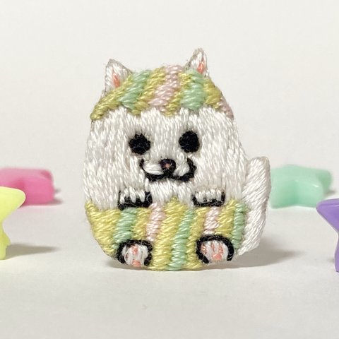 イースターエッグにゃんこの刺繍ブローチ ハンドメイド  kagisippo7  新作