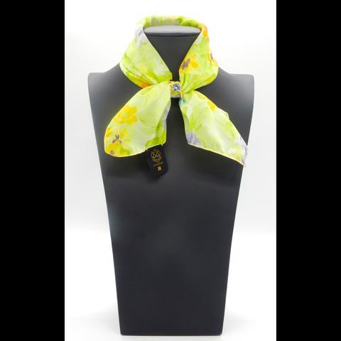 【花柄スカーフ】　黄縁(絹)：ライトグリーン(45x45)　