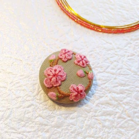 刺繍ミニブローチ◆梅の花◆くるみボタン