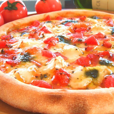 【天然酵母ピザ】 カマンベールチーズ・ミニトマト・ベーコン・バジルのトマトソースピザ　２０ｃｍ