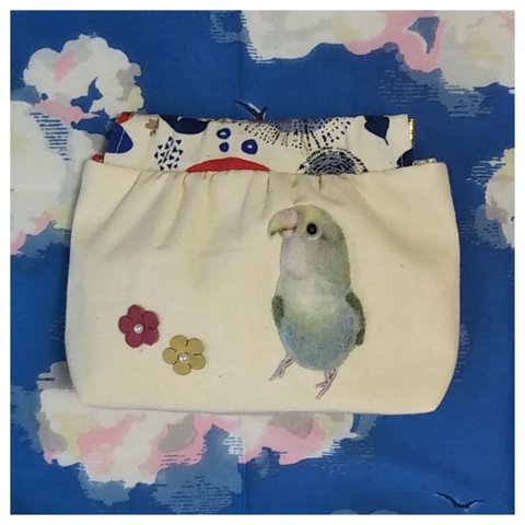 オーダー品  羊毛フェルト刺繍  バネポーチ(横長)  コザクラインコ