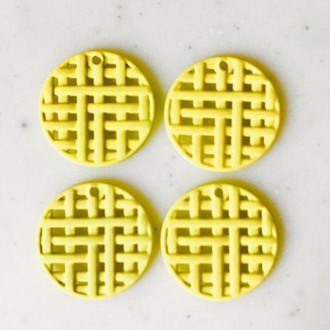 Yellow Plaid Circle Pendant Tops