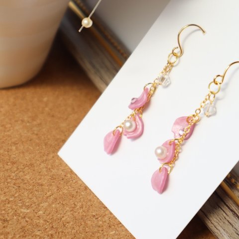 桜の花びらピアス/イヤリング