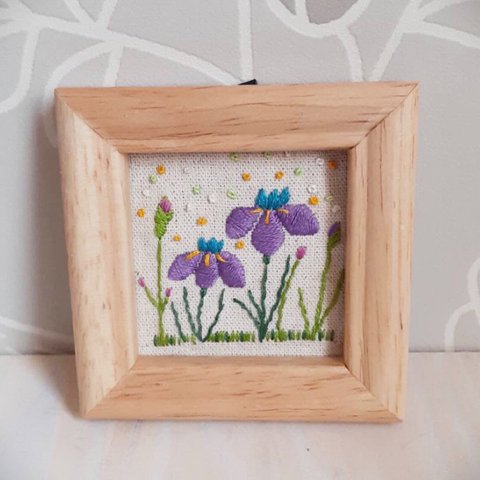 刺繍フレーム🌼菖蒲（しょうぶ） 壁飾り インテリア雑貨