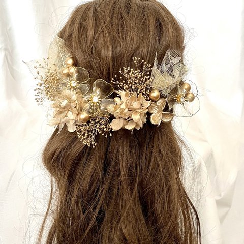 ❀いちごの花❀アメリカンフラワー 髪飾り 成人式 結婚式 卒業式 ベージュ×ゴールド