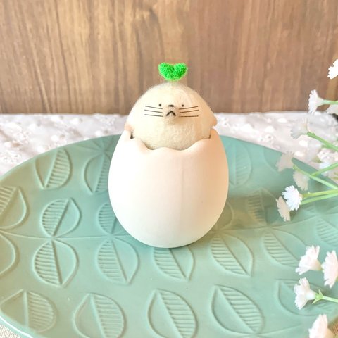 たまごともぐらさん(白)🌱 羊毛フェルト