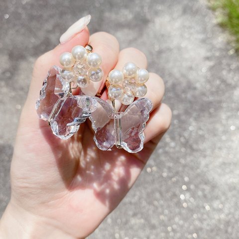 clear butterfly flower pierced earrings