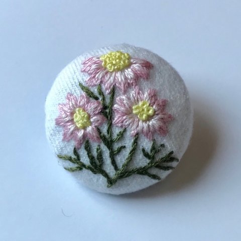 刺繍ヘアゴムor刺繍ブローチ ピンクのマーガレット