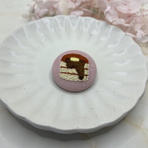 刺繍ブローチ　パンケーキ